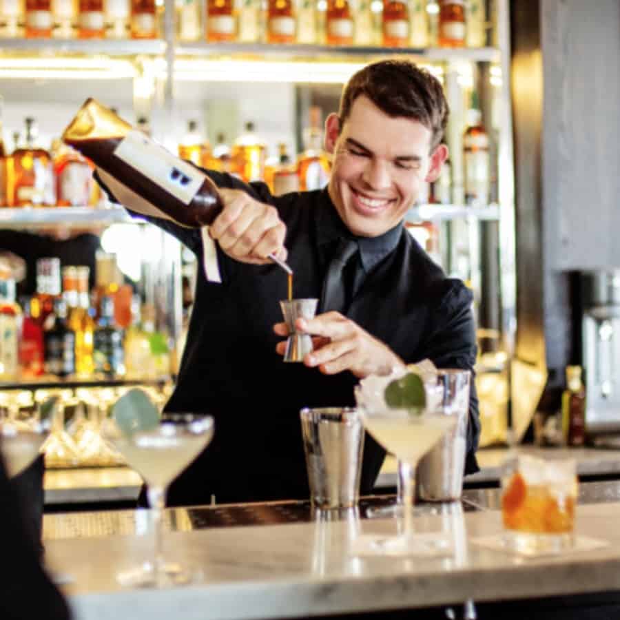 Bartenderudlejning – Lej en Bartender til Festen